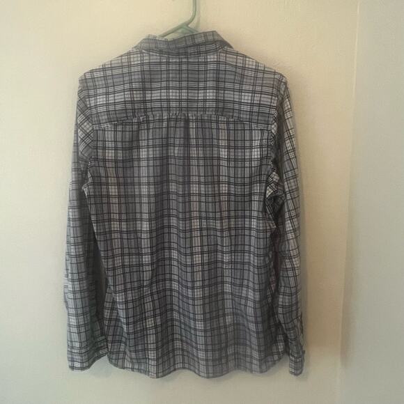 Women's Cabela’s Plaid Lightweight V Neck Blouse Size XL - Picture 2 of 7